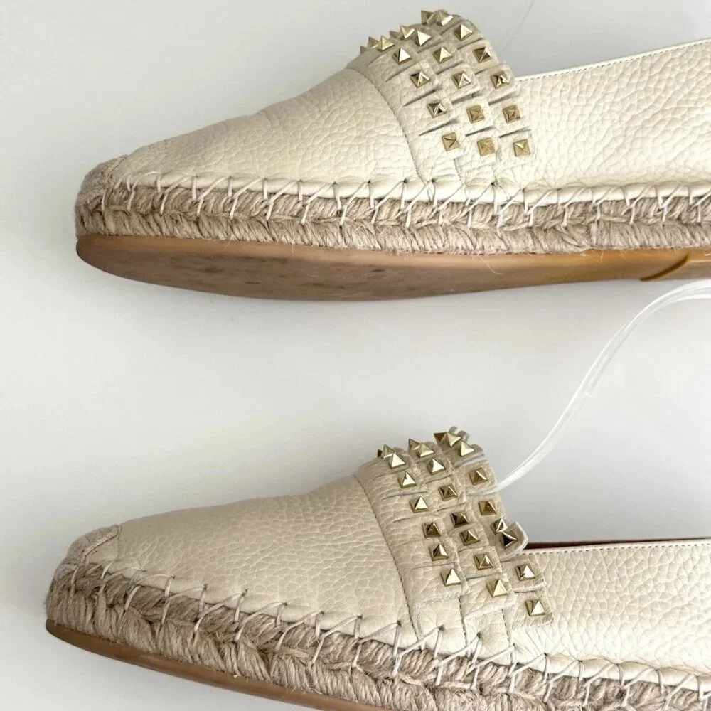 VALENTINO GARAVANI Rockstud Cream Pebbled Leather Espadrille Flats Size 8